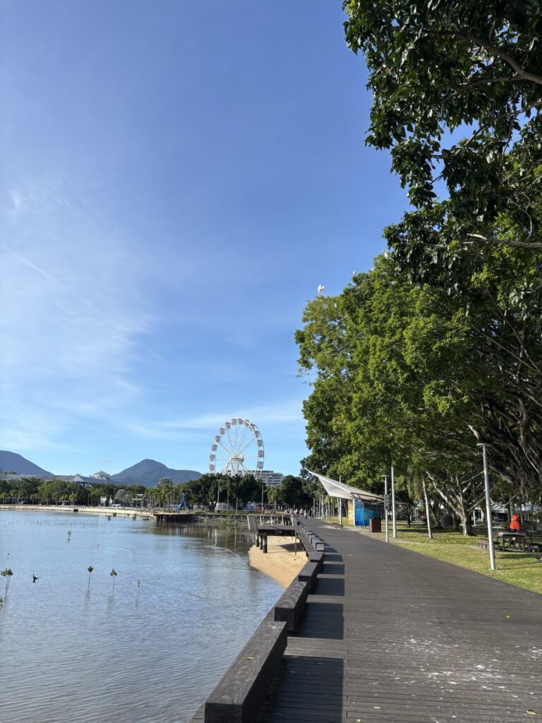 ケアンズ　エスプラネード