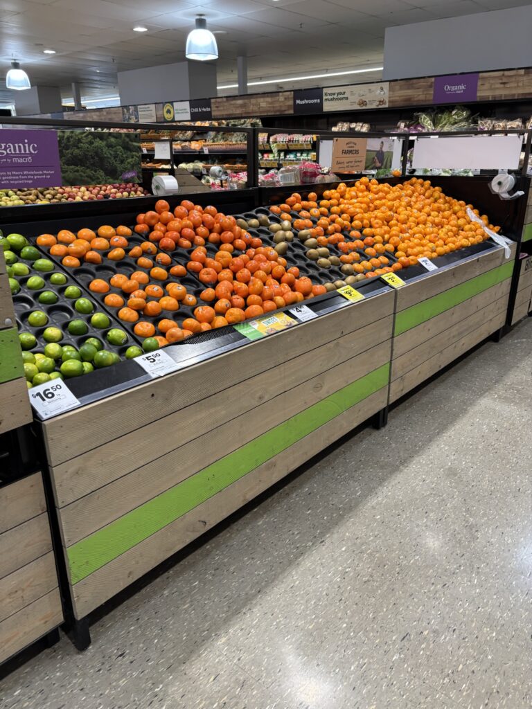 ケアンズ　ウールワース