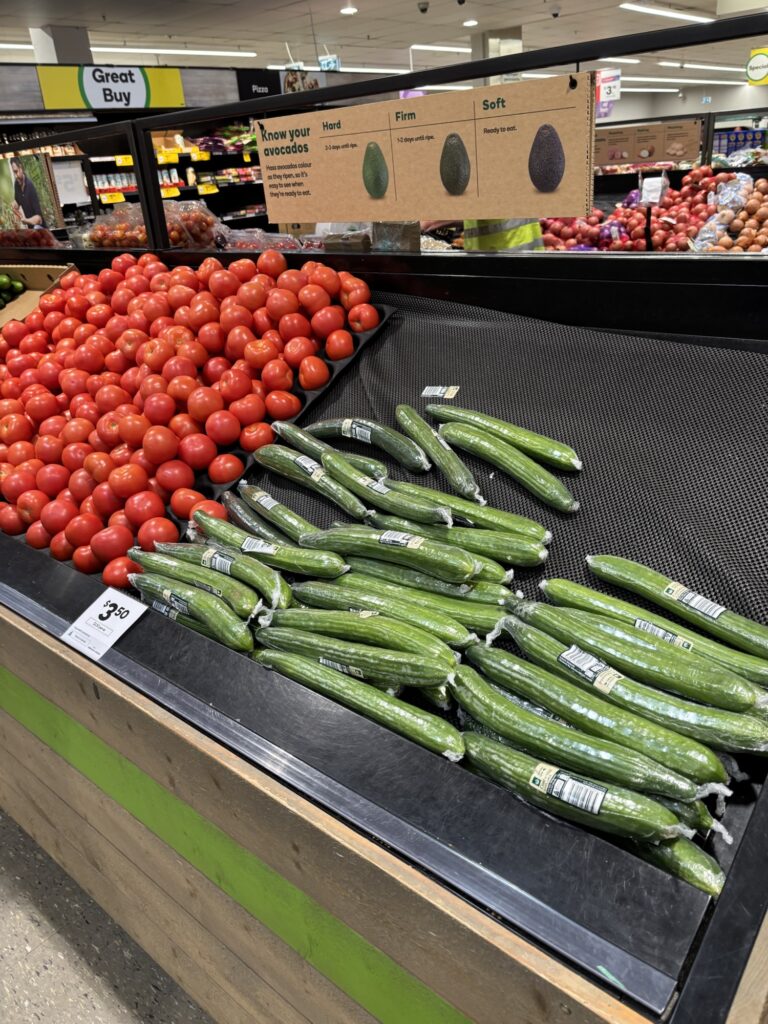 ケアンズ　ウールワース