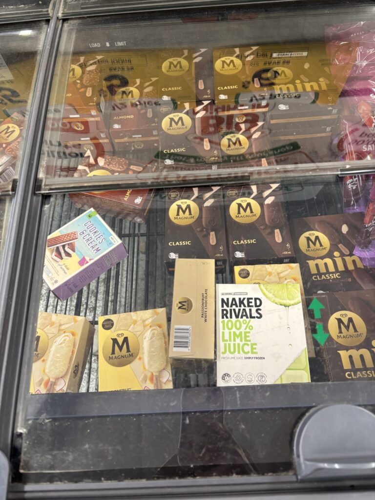 ケアンズ　ウールワース