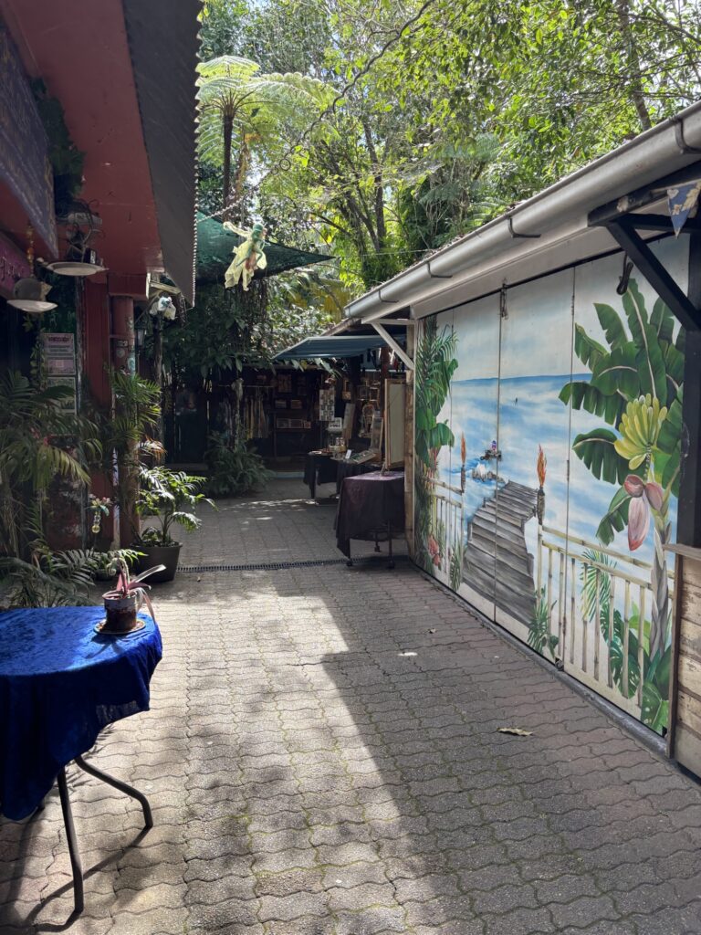 キュランダ　レインフォレスト　マーケット