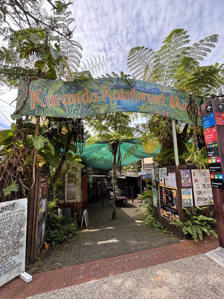 キュランダ　レインフォレスト　マーケット