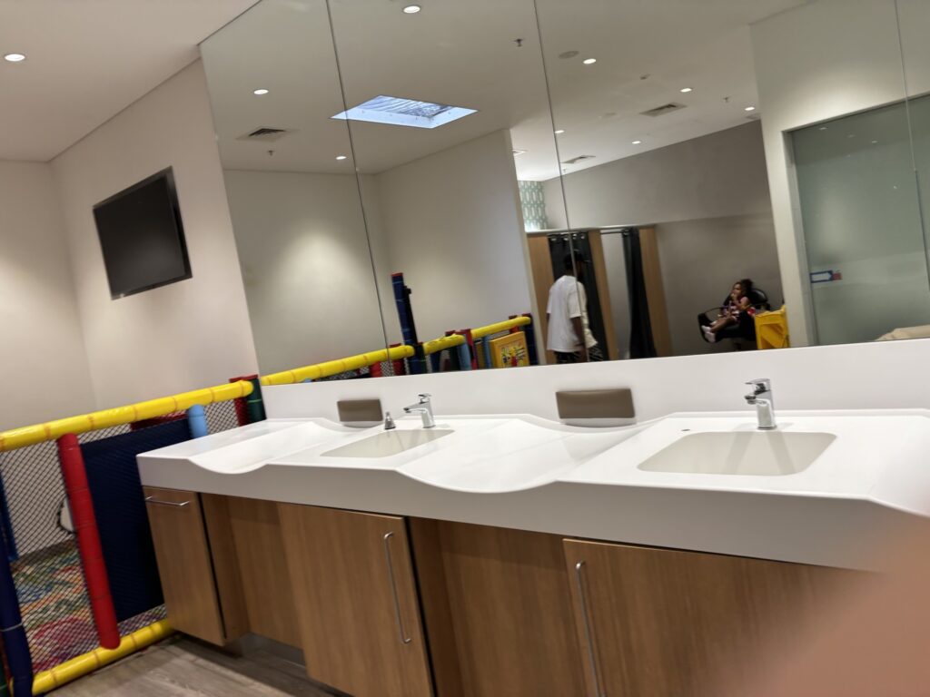 ケアンズセントラル　Parents room