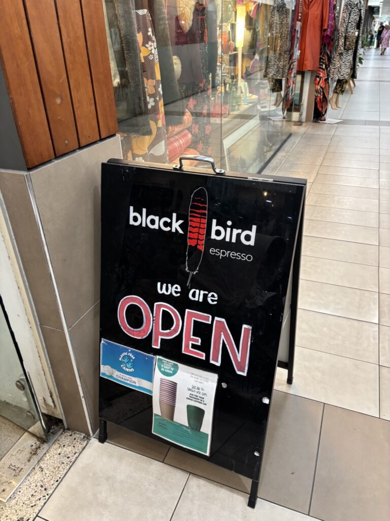 カフェ ブラックバード