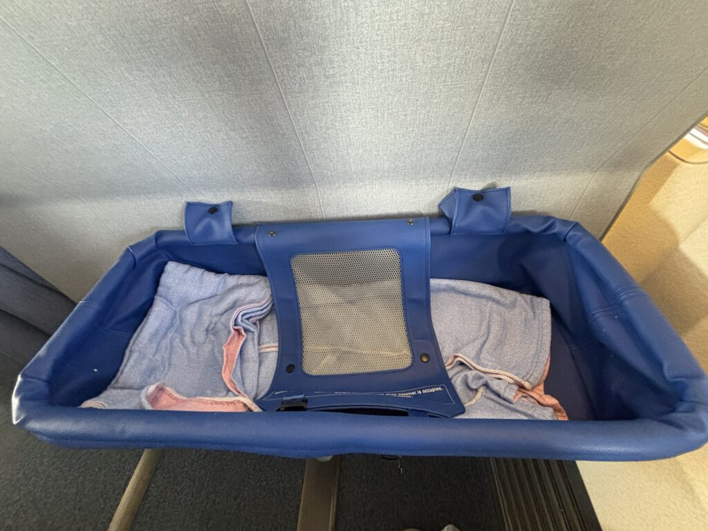 ANA　バシネット