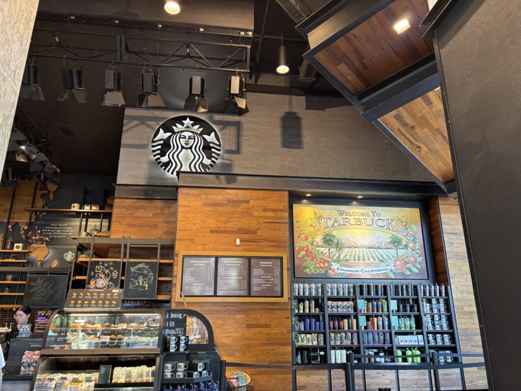 ダウンタウンディズニー　スターバックス