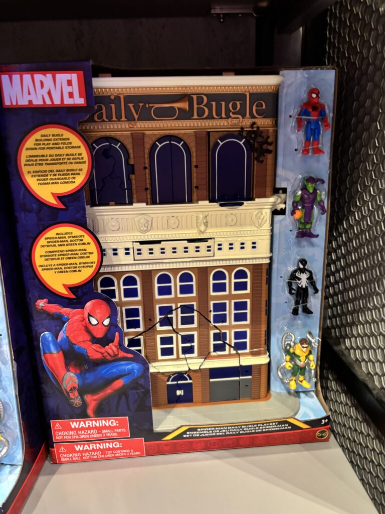 ダウンタウンディズニー　Avengers Reserve　スパイダーマングッズ