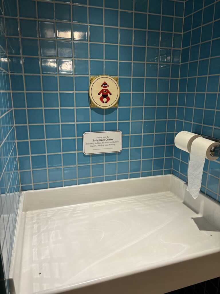カリフォルニア ディズニー　オムツ交換台