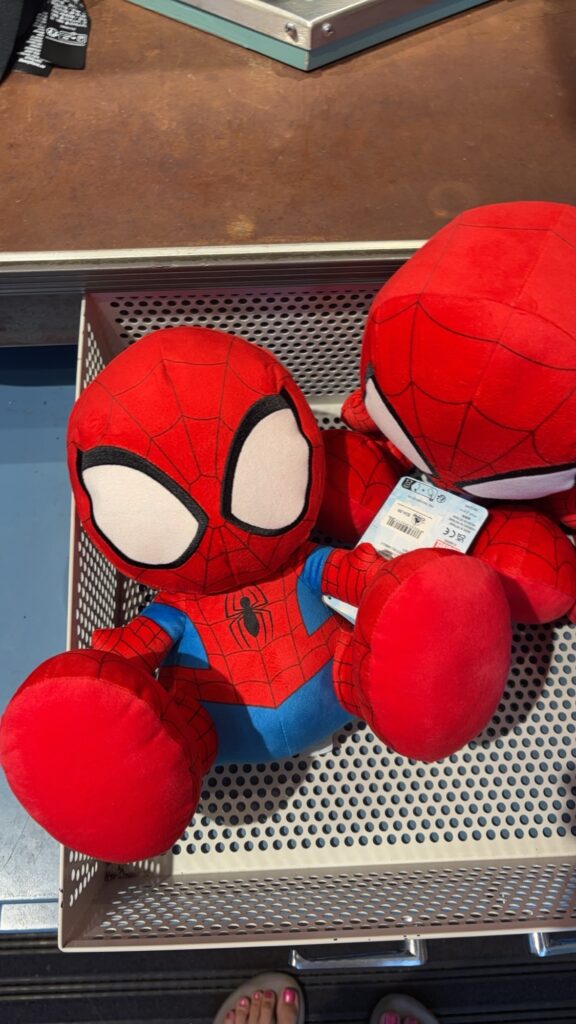 カリフォルニア・アドベンチャー　スパイダーマングッズ