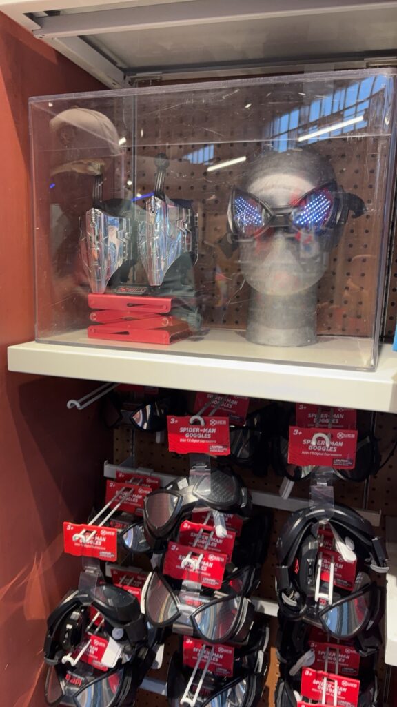 カリフォルニア・アドベンチャー　スパイダーマングッズ